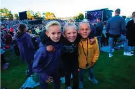  ?? FOTO: HEIDA GUDMUNDSDO­TTIR ?? Mathias Follerås (8), Ulrik Oppebøen (9) og Alfred Strøm (10) var alle fornøyd med konserten.