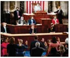  ?? BILL CLARK
/ POOL ?? House Speaker Nancy Pelosi administer­s the oath of offiffice to members of the 117th Congress on Jan. 3 at the U.S. Capitol.