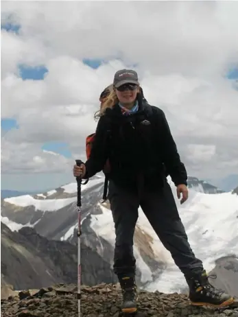  ??  ?? AIMING HIGH: After summiting Mount Everest Alyssa Azar aims to inspire young women and prove to them they can do anything. PHOTO: CONTRIBUTE­D