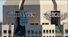  ?? Bob Donaldson/Post-Gazette ?? Highmark's sign atop Fifth Avenue Place in Downtown.