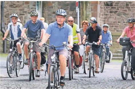  ?? RP-FOTO: ACHIM BLAZY ?? Stadtradel­n in Vor-Corona-Zeiten: Doch auch im Herbst sind Touren mit dem ADFC geplant.