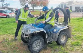  ?? Photo / Jaime Strange ?? Minister for Agricultur­e Damien O’Connor was given a crash course on operating a quad bike.