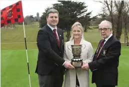 ?? Picture: Dave Gaynor ?? Paddy O’Halloran, Captain; Liz Horgan, Bank of Ireland and Dr Philip Cullen, President of Castletroy Golf Club, officially launching the 2018 Bank of Ireland Castletroy Senior Scratch Cup