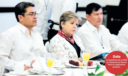  ?? FOTO: MELVIN CUBAS ?? REUNIÓN. El presidente Juan Orlando Hernández junto a la secretaria ejecutiva de la Cepal, Alicia Bárcena, durante la cumbre.