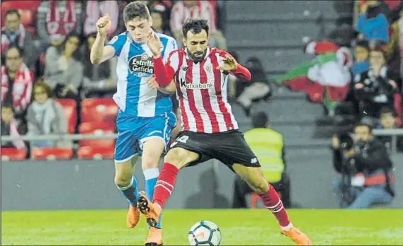  ?? FOTO: JUAN ECHEVERRÍA ?? Asentado Balenziaga se ha convertido en un fijo en el lateral zurdo en las últimas temporadas, aunque este curso se ha visto lastrado por los problemas musculares