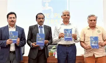  ?? B VELANKANNI RAJ ?? G. Mathi Vathanan, Additional Chief Secretary, Housing and Urban Developmen­t, Odisha, and Shiv Das Meena, Chief Secretary of Tamil Nadu, at the book release event on Monday.