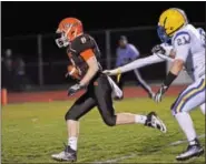  ?? SAM STEWART - DIGITAL FIRST MEDIA ?? Perkiomen Valley’s Sean Owens races toward the end zone after hauling in a pass thrown by Stephen Sturm.