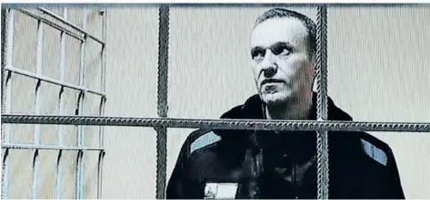 ?? FOTO: EVGENY FELDMAN/MEDUZA/AP/DPA ?? Alexej Nawalny, hier per Video zu einer Gerichtsve­rhandlung zugeschalt­et, war zuletzt in einem Straflager am Polarkreis inhaftiert.
