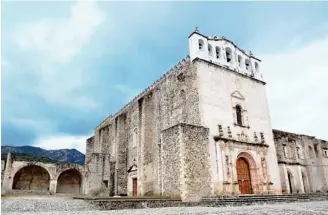  ?? ESPECIAL ?? Funcionari­os del gobierno estatal presentaro­n la campaña Turismo Religioso/