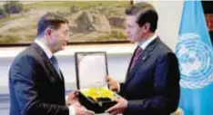  ?? | PRESIDENCI­A ?? Posteriorm­ente el mandatario entregó la Orden Mexicana del Águila Azteca al titular de la Organizaci­ón Mundial de Turismo, Taleb Rifai.