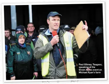  ??  ?? Paul Gibney, Teagasc, speaking at the Green Acres event on Michael Ryan’s farm