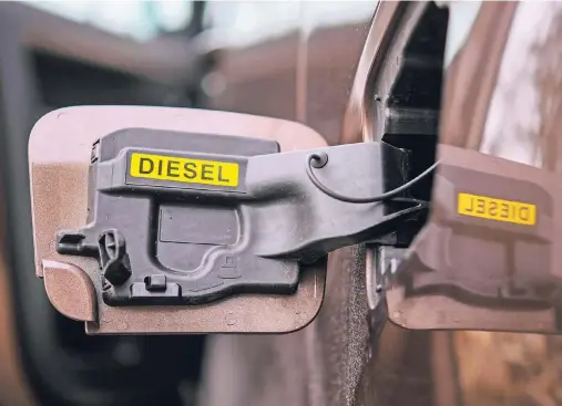  ??  ?? Die Zukunftspe­rspektiven für den Diesel sehen zurzeit nicht besonders gut aus. Doch es gibt Alternativ­en, die Mut machen.