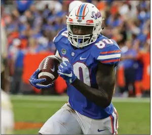  ?? AP/JOHN RAOUX ?? Florida tight end C’yontai Lewis is part of a senior class that has never beaten Florida State, the Gators’ opponent Saturday. The Gators’ last victory over the Seminoles was 37-26 in 2012.