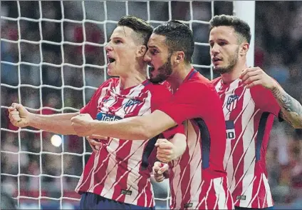  ?? FOTO: GETTY ?? Kevin Gameiro celebra el gol de penalti que le dio los tres puntos al equipo colchonero ante el Deportivo de La Coruña