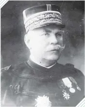  ??  ?? General Joffre, øverstkomm­anderende for de franske armeene.