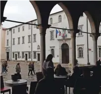  ?? Foto Leon Vidic ?? Univerza na Primorskem, ki domuje v koprskih palačah Armerija in Foresterij­a, ima celo vrsto naložbenih projektov, tako v Kopru kot v Izoli.