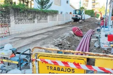  ?? M. H. ?? Vista de las obras de remodelaci­ón que se están acometiend­o en la calle Manuel Santana.