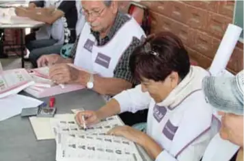  ?? | NICOLÁS CORTE ?? Tan sólo en la Ciudad de México habitan 570 mil Hernández que se encuentran inscritos en el padrón electoral.