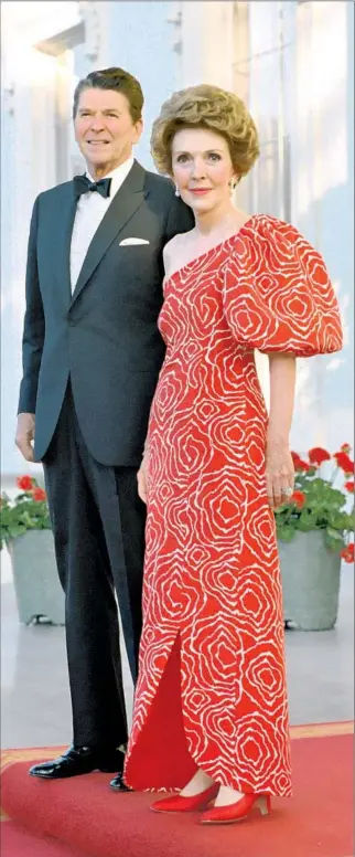  ?? Ronald Reagan Librar y ?? NANCY REAGAN is the f irst lady in red for a formal event at the White House in 1981.