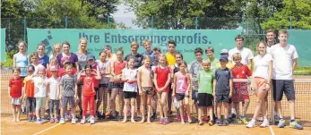  ?? FOTOS: PATRICIA GEIGER ?? 30 Kinder erlebten einen spannenden Tag bei den Tenniscrac­ks des SV Burgrieden.