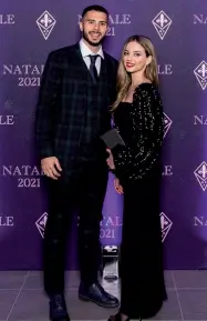  ?? (Instagram Augusta Iezzi) ?? Insieme Augusta Iezzi con Lorenzo Venuti nel giorno dell’ultima festa di Natale della Fiorentina