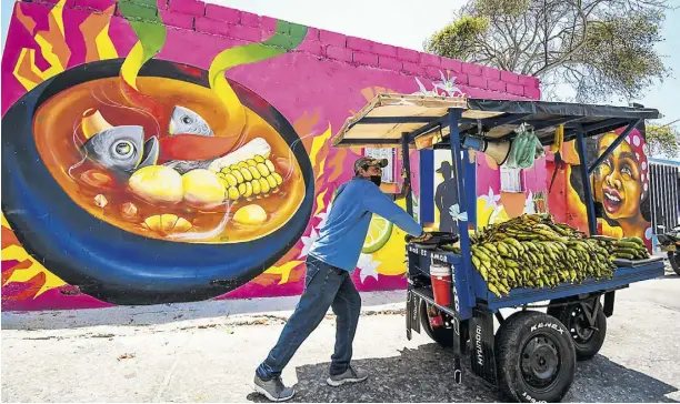  ?? Fotos: josefina villarreal ?? Las coloridas calles del Barrio Abajo son el principal atractivo para miles de turistas llegan al sector año tras año.