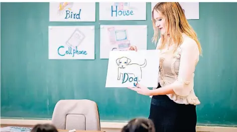  ?? FOTO: ISTOCK ?? Eine Englisch-Lehrerin bei der Arbeit.