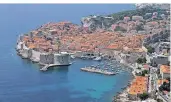  ?? FOTO: DPA ?? Die Stadt Dubrovnik gehört zu den touristisc­h total überlaufen­en Zielen.