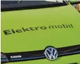  ?? Foto: dpa ?? Die deutschen Autobauer investiere­n be sonders viel in E Mobilität.