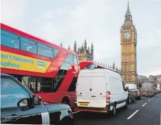  ?? Čeká majitele dieselů zákaz vjezdu do centra ve špičce FOTO REUTERS ?? V Londýně