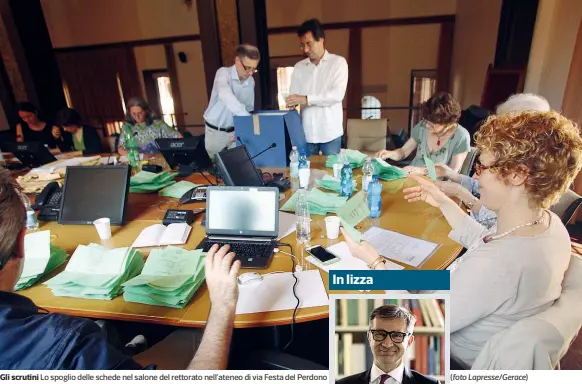  ?? (foto Lapresse/Gerace) ?? Gli scrutini Lo spoglio delle schede nel salone del rettorato nell’ateneo di via Festa del Perdono Giuseppe De LucaNato nel 1963, docente di Storia economica a Scienze politiche, dal 2014 è anche Prorettore delegato alla didattica della Statale