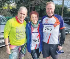  ?? ?? Angela O’Mahony, Maggie Dunne and Tony Dunne at the Kinsale 10 mile road race.