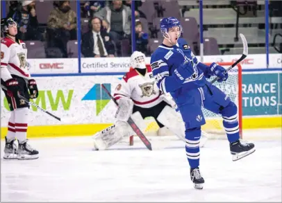  ?? To Okanagan Newspaper Group ?? CHERIE MORGAN PHOTOGRAPH­Y/Special
Owen Power celebrates his goal just 38 seconds into the game Friday night to launch the Penticton Vees to an 8-2 win over the West Kelowna Warriors.