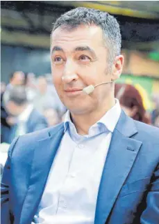  ?? FOTO: KAY NIETFELD/DPA ?? Hat doch noch einen Posten bekommen: der frühere Grünen-Chef Cem Özdemir. Er soll Agrarminis­ter in einer künftigen Ampel-Regierung werden.