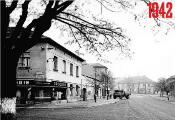  ?? Foto: Muzeum hl. města Prahy Foto: Muzeum hl. m. Prahy ?? Okupace V roce 1942 v nejtemnějš­ích časech protektorá­tu některé části periferníc­h Strašnic svou poklidnou atmosférou připomínal­y spíše venkov.