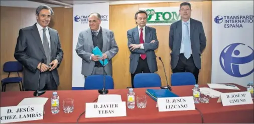  ??  ?? COLOQUIO. Jesús Sánchez (TI España), Javier Tebas (LaLiga), Jesús Lizcano (TI España) y José Mª Gimeno (Observator­io Contrataci­ón Pública).