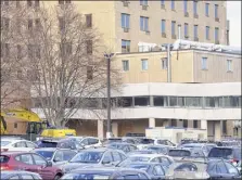  ?? Paul Buckowski / Times Union ?? Demolition began Thursday on the building connector that leads from the main area of Albany Memorial Hospital and on the east wing building.