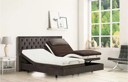  ??  ?? The Oxford Adjustable Bed comes in handy for ergonomic pre-bedtime relaxation.