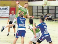  ?? FOTO: HKB ?? In der Handball-Landesliga der Männer gewann der TV Aixheim beim TV Weilstette­n II verdient mit 28:26 Toren. Fabian Gruhler (20) vom TVA steuerte dazu fünf Treffer bei.