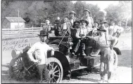  ?? (Courtesy photo/ Arkansas Gazette) ?? This was the first car in Chismville.