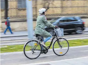  ?? ?? Movilidad ciclista. El uso de la bicicleta para desplazars­e ha crecido de forma espectacul­ar.