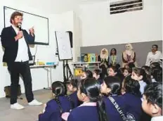  ?? Courtesy: Sharjah Book Authority ?? Ed Vere speaking to children during the workshop at Sharjah Children’s Reading Festival on Thursday.