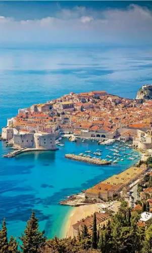  ?? FOTO: THINKSTOCK/RUDY BALASKO ?? Dubrovnik gehört zu den größten Städten Dalmatiens. Besucher der RP-Reisemesse können eine einwöchige Reise in die kroatische Region gewinnen.