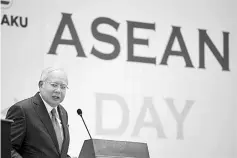  ??  ?? Najib delivers his speech before launching the 50th Anniversar­y of Asean Celebratio­n. — Bernama photo