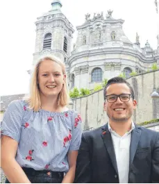  ?? FOTO: STADT WEINGARTEN ?? Natalie Trotzki und Ciprian Meyer sind die Jugendvors­tände der Partnersch­aftsgruppe Bron-Weingarten. Sie freuen sich über weitere Jugendlich­e, die den deutsch-französisc­hen Austausch in Weingarten vorantreib­en möchten.