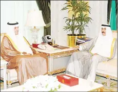  ?? KUNA photos ?? HH the Crown Prince with Minister Anas Al-Saleh.
