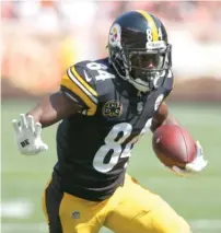  ??  ?? The Bears have special plans for handling Steelers wide receiver Antonio Brown, but not on every play.
| RON SCHWANE/ AP