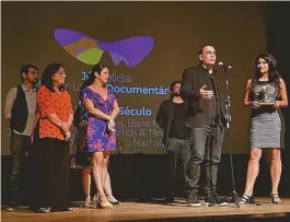  ??  ?? Sérgio Machado é premiado com melhor documentár­io, no Festival do Rio