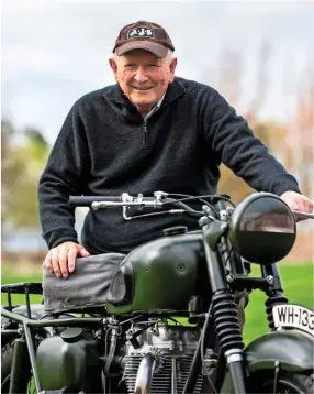  ??  ?? ABOVE: Tim Gibbes, stuntman on The Great Escape, came over from New Zealand to see the restored bike