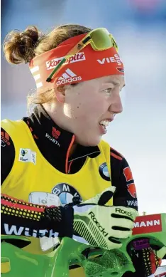  ?? Foto: dpa ?? Mit drei Fehlern startete Laura Dahlmeier im ersten Schießen beim Sprint von Oslo. Am Ende wurde sie 31. und verpasste den Gewinn der kleinen Kugel.